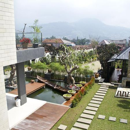 D Green Villa Lembang Zimmer foto